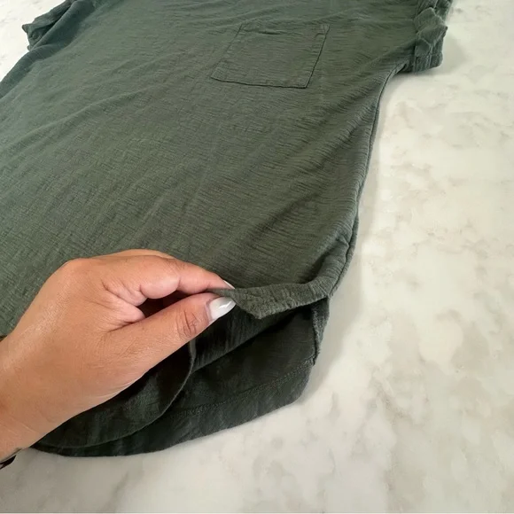 Merona Women’s Dark Olive Green Short Sleeve Tee with pocket. Size Large - Picture 4 of 13